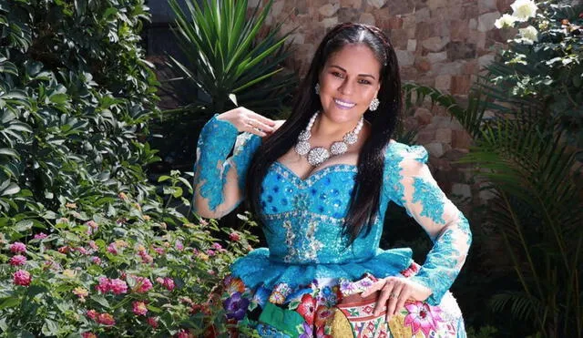 La cantante felicitó a Corazón Serrano por su primer show presencial. Foto: Instagram/Dina Paucar