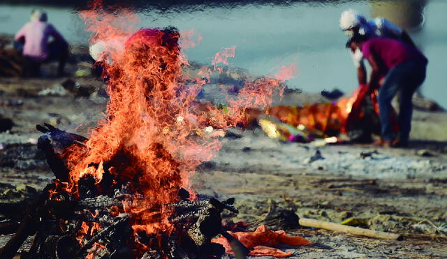 Este país suma ya más de 400.000 muertos por coronavirus. Foto: Sanjay KANOJIA / AFP