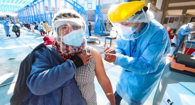 Se prevé inmunizar a 3.200 profesores en la provincia cusqueña. Foto: GORE Cusco
