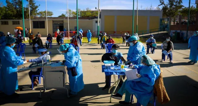 Este martes se inmunizará a 3.000 maestros de escuelas rurales de Arequipa. Foto: GRA