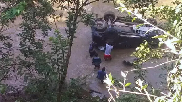 Puno. Unidad terminó en las aguas del río Tambopata. Foto: PNP