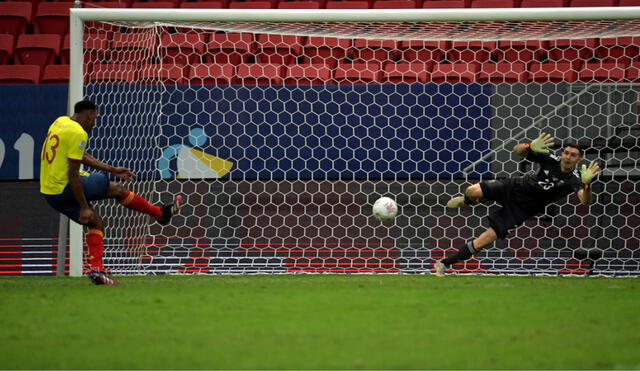 Yerry Mina se encargó de ejecutar el tercer tiro en la tanda de los penales del Argentina vs. Colombia. Foto: AFP
