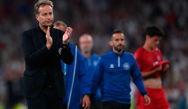 Director técnico de Dinamarca cuestionó decisión del árbitro en penal a favor de Inglaterra. Foto: AFP