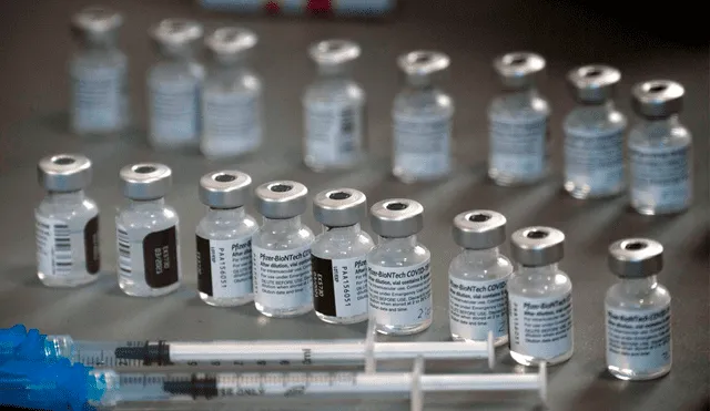 Por mayor precaución, las farmacéuticas también están desarrollando una vacuna específica para Delta. Foto: AFP