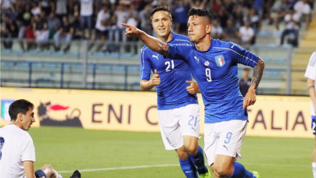 En su único amistoso con Italia, Lapadula le marcó tres goles a la selección de San Marino. Foto: EFE