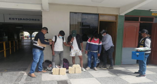 Operativo se realizó al promediar las 11.00 a. m. en el Terminal Terrestre de Arequipa. Foto: PNP