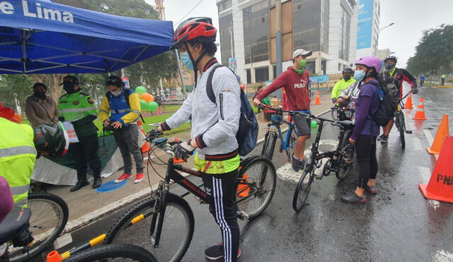 Autoridades recomendaron a ciclistas llevar casco, así como usar cintas reflectivas y el timbre. Foto: María Pía Ponce/URPI-LR
