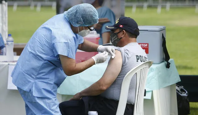 Proceso de vacunación en la PNP inició en marzo. Foto: Marco Cotrina / La República