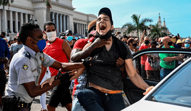 El último domingo, miles de cubanos salieron a protestar contra el Gobierno al grito de “¡libertad!”. Foto: AFP