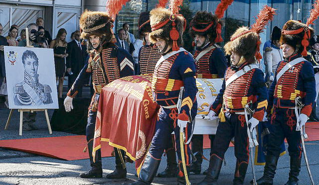 En Moscú. Ceremonia de entrega de los restos del general Charles-Étienne Gudin de la Sablonnière a una guardia napoleónica. Foto: difusión