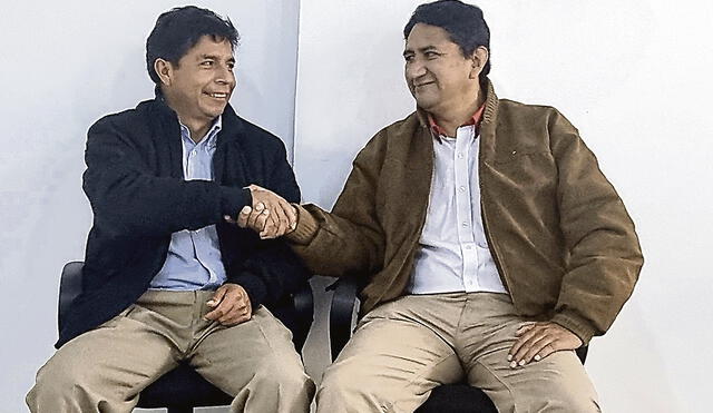 Encuentro. Pedro Castillo y Vladimir Cerrón en foto que el último de ellos ha fijado en su Twitter. Se anuncia que se renovará el Comité Ejecutivo de Perú Libre. Foto: difusión