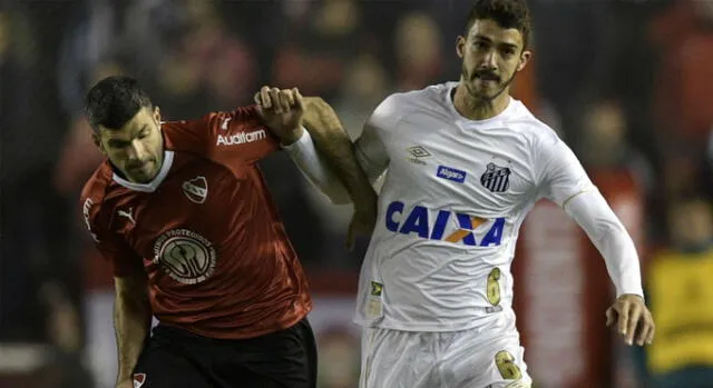 Santos vs. Independiente se medirán en un duelo que se podrá ver por ESPN y Tarjeta Roja. Foto: AFP