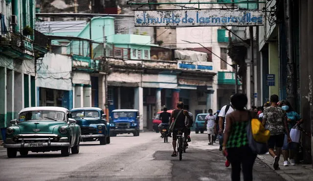Las telecomunicaciones en Cuba dependen por completo del monopolio estatal Etecsa. Foto: AFP