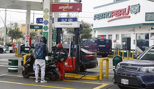 Estación de servicio. El abastecimiento de combustible, fundamentalmente de gas licuado de petróleo, debe regularizarse en los próximos días. Foto: Félix Contreras / La República