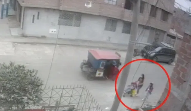 La mototaxi usada por los asaltantes no tenía placa. Foto: captura de Latina Noticias