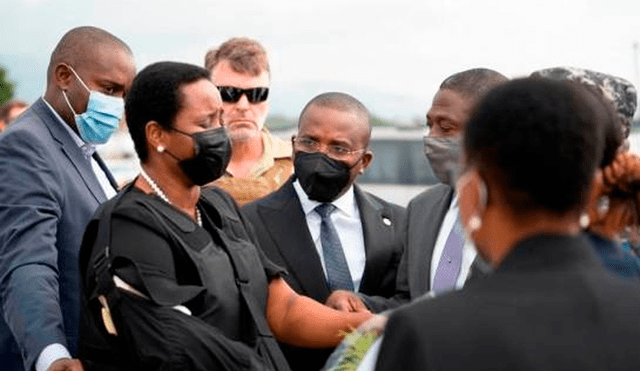 Martine Moïse fue recibida en la pista del aeropuerto internacional de Puerto Príncipe por el primer ministro interino. Foto: Diamond Security