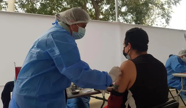 La segunda vacunatón está dirigida para personas mayores de 45 años. Foto: Mary Luz Aranda / URPI-LR