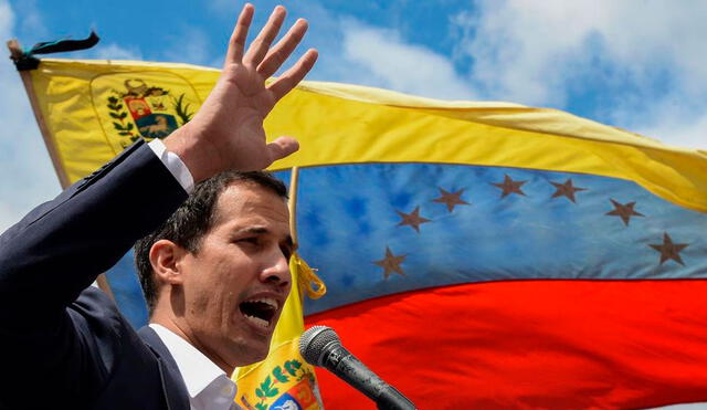 Ambas partes reclaman la autoridad sobre los estimados 1.600 millones de euros en reservas del Estado venezolano. Foto: AFP