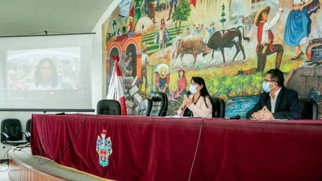 Información sobre postulación a becas fue presentada en la Municipalidad de Arequipa. Foto: MPA