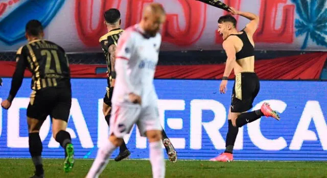En el choque de ida, Peñarol se impuso de visita por 2-1. Foto: AFP