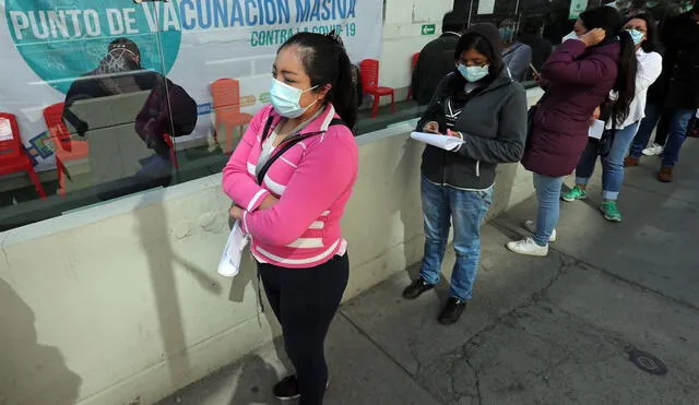 El Gobierno boliviano afirmó que las segundas dosis del inmunizante ruso iban a tardar algunos días más de lo previsto. Foto: EFE