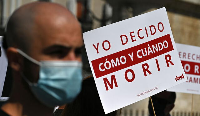 Aunque es legal desde 1997, en Colombia persisten las barreras para la eutanasia. Foto: AFP