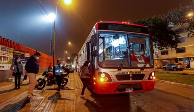 La ATU recuerda que es obligatorio el uso de mascarilla y protector facial para utilizar el transporte público. Foto: ATU