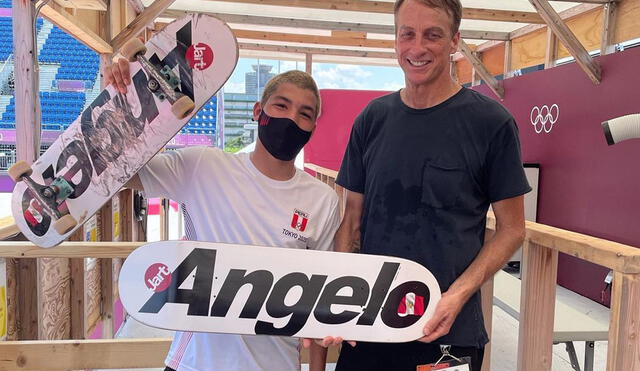 El chiclayano de 21 compartió fotografía junto a Tony Hawk. Fuente: Instagram Angelo Caro