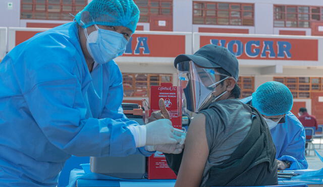 Vacunación se realiza en los vacunatorios Coronel Bolognesi, Francisco Antonio de Zela, Enrique Paillardelle y el vacunacar del Parque Perú. Foto: Diresa Tacna