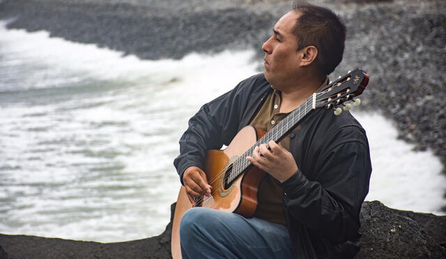 El guitarrista ayacuchano Hans Romaní ha acompañado a numerosos intérpretes de la canción andina y ahora requiere ayuda.