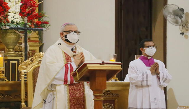 Monseñor pide por la vida eterna de fallecidos a consecuencia de la COVID-19. Foto: La República.