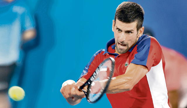 Candidato. Novak Djokovic venció a Kei Nishikori (6-2 y 6-0) y jugará la semifinal contra el alemán Alexander Zverev. Foto: AFP