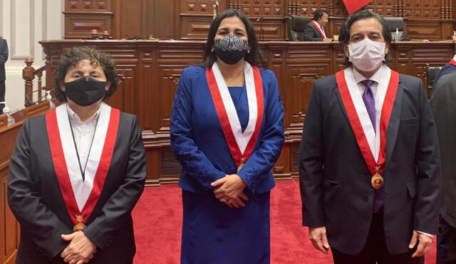 Susel Paredes, Flor Pablo y Edward Málaga son los únicos congresistas morados que alcanzaron una curul. Foto: Twitter de Bancada Morada