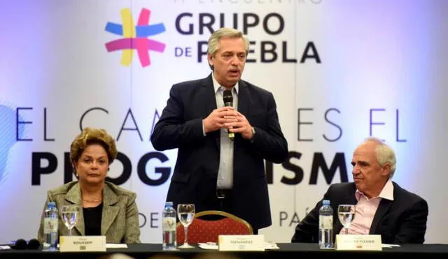 El mandatario argentino tuvo una intervención crítica en el encuentro por el 2do Aniversario del Grupo de Puebla. Foto: EFE/Fabián Mattiaz