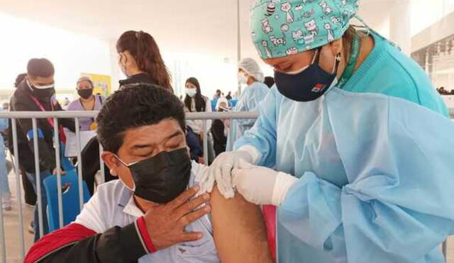 Diris Lima Centro tiene a su cargo 22 centros de vacunación distribuidos en 14 distritos. Foto: Minsa