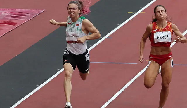 Tsimanouskaya (izquierda) tenía previsto competir en los 200 metros lisos este lunes. Foto: AFP