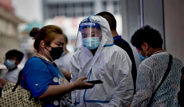 En China han aplicado todo tipo de medidas para tratar de controlar los peores rebrotes desde el inicio de la pandemia de la COVID-19. Foto: EFE