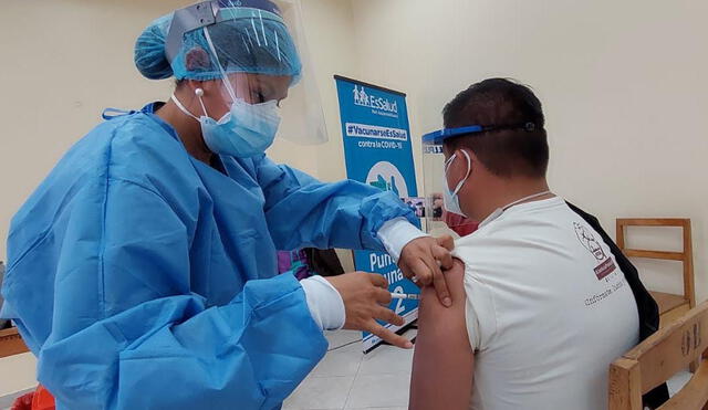 Seguro Social pide a población acudir a vacunarse. Foto: EsSalud