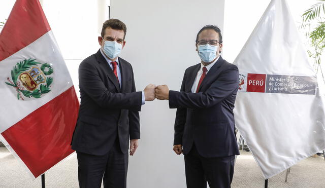Embajador de Israel, Asaf Ichilevich, junto a Roberto Sánchez, titular del Mincetur. Foto: difusión