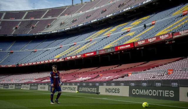 Lionel Messi en el vacío Camp Nou, en el cual fue su último partidos con el Barcelona. Foto: EPC