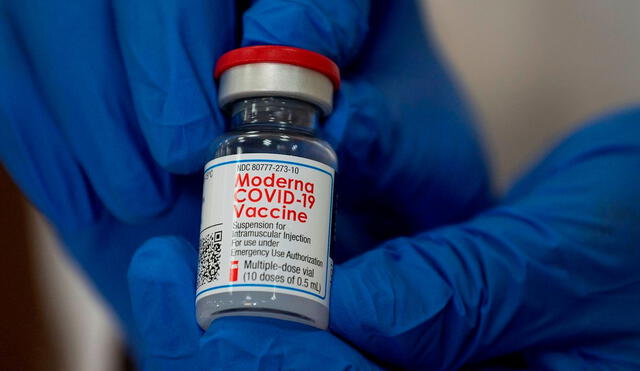La vacuna Moderna tiene una eficacia del 93% seis meses después de la segunda inyección. Foto: EFE