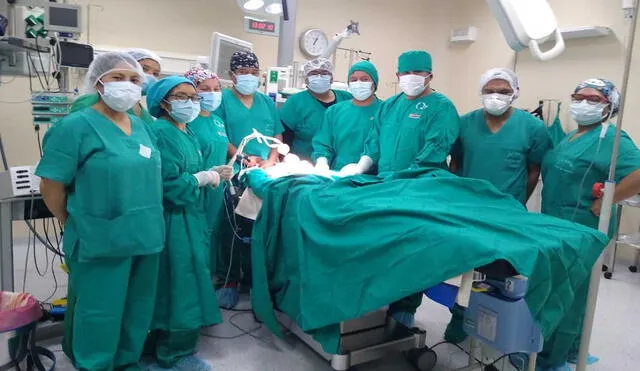Equipo de especialistas intervino en la operación al bebé. Foto: Minsa