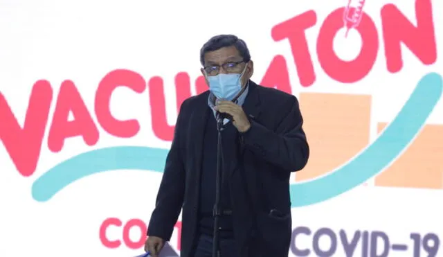 El ministro Hernando Cevallos en el estadio municipal Luis Gálvez durante la  la clausura de cuarta vacunatón. Foto:  John Reyes