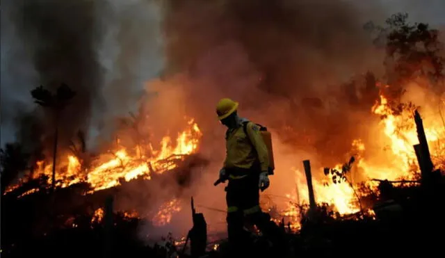 Al igual que el 2019, las llamas amenazan nuevamente el departamento boliviano de Santa Cruz. Roboré y San Matías son las ciudades más afectadas. Foto: EFE