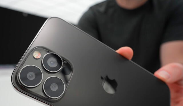 El sistema de mejora de color y contraste de las cámaras de los iPhone 13 permitiría añadir filtros a determinadas partes de una misma imagen. Foto: Xataka