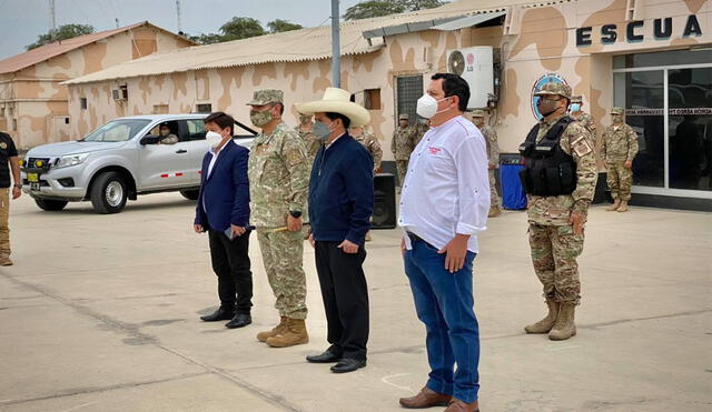 Presidente fue recibido por el gobernador regional y personal del Ejército del Perú. Foto: Difusión.