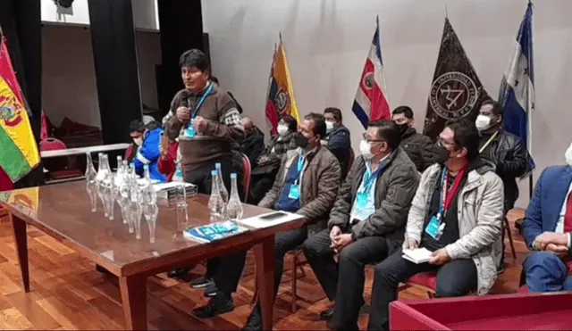 Morales durante el foro organizado por Fenate Perú. Foto: captura de Facebook