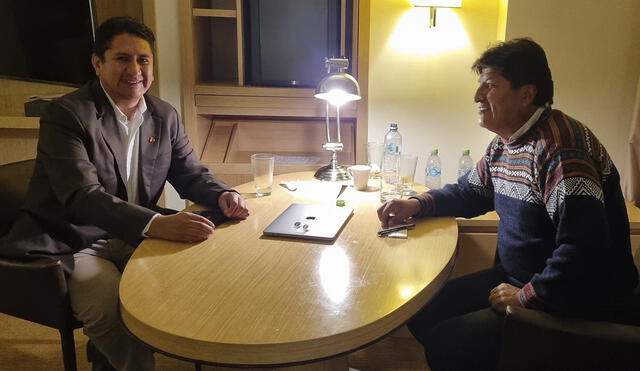 Ambos se reunieron en el Hotel Westin, lugar donde se hospeda Morales. Foto: captura Twitter Vladimir Cerrón