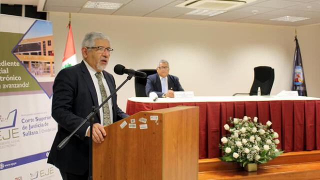 Magistrado Héctor Lama en la implementación del EJE en la Corte de Justicia de Sullana. Foto: Corte de Sullana