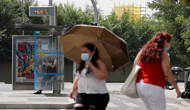Un termómetro marca 56 grados en una calle de Madrid, este viernes, en el tercer día de la ola de calor. Foto: EFE